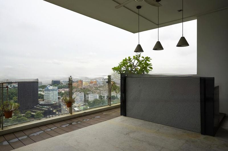 CENTENNIA SUITES 2