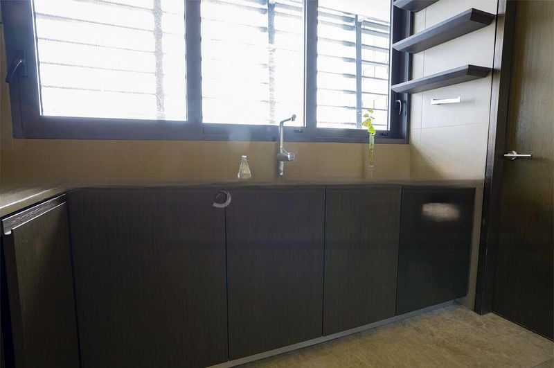 CENTENNIA SUITES 7