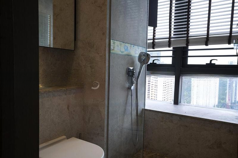 CENTENNIA SUITES 10