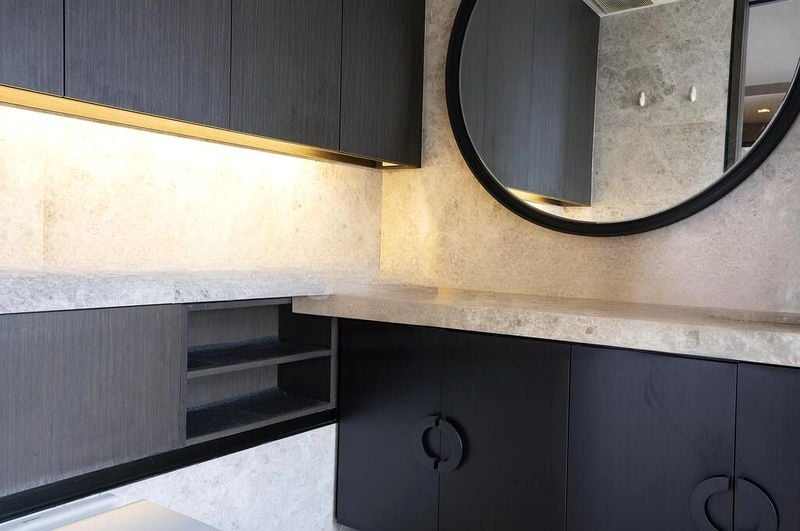 CENTENNIA SUITES 12