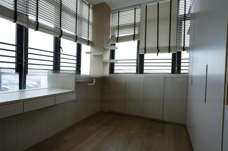 CENTENNIA SUITES 13