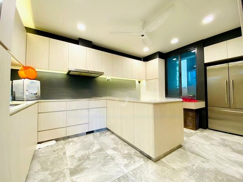 RIVER PLACE 6