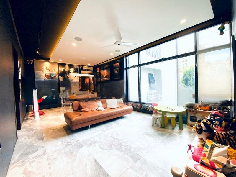 RIVER PLACE 7