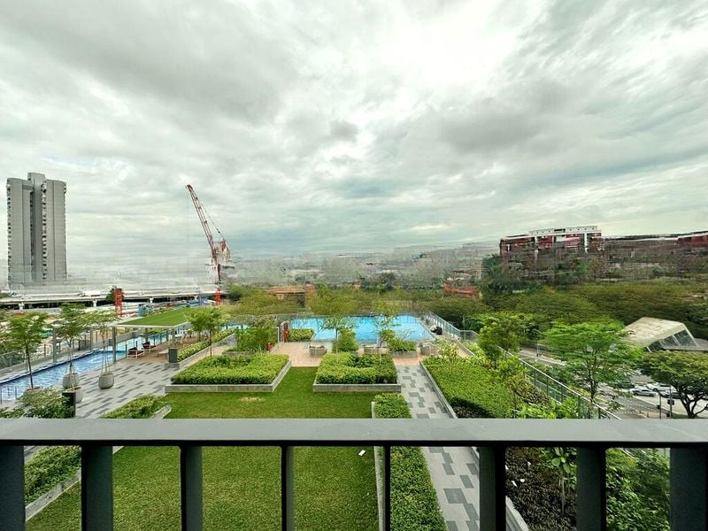 THE LINQ @ BEAUTY WORLD 13