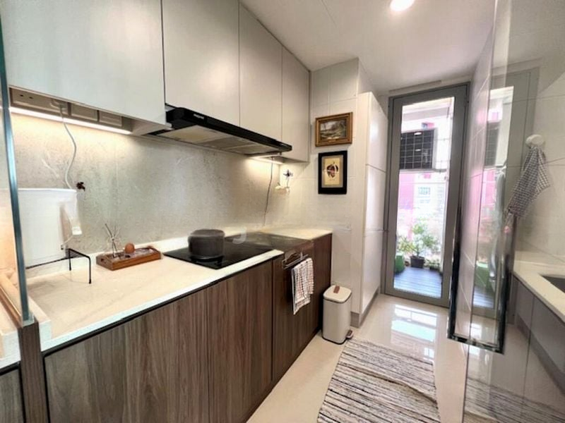 LEONIE SUITES 4