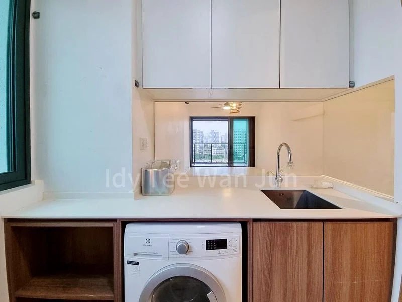 KINGSFORD WATERBAY 8