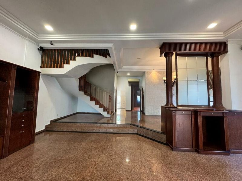 FRANKEL ESTATE 8