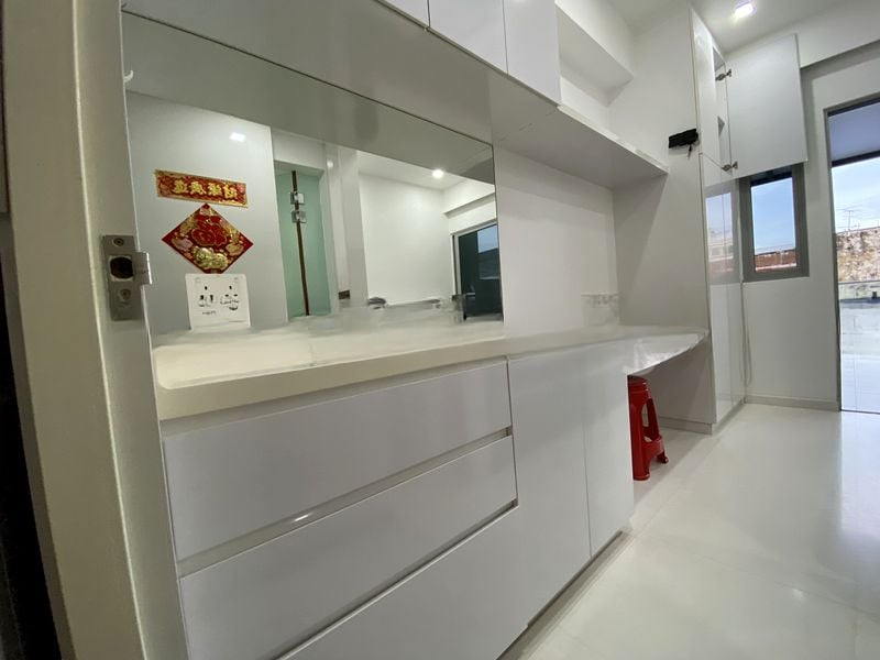 # 1 SUITES 9
