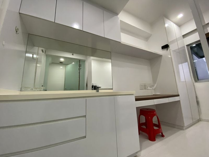 # 1 SUITES 11