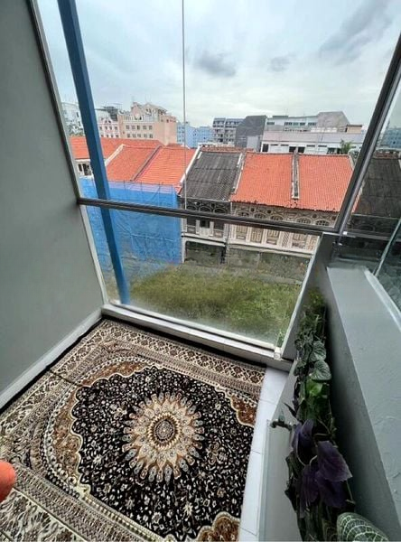 # 1 LOFT 9