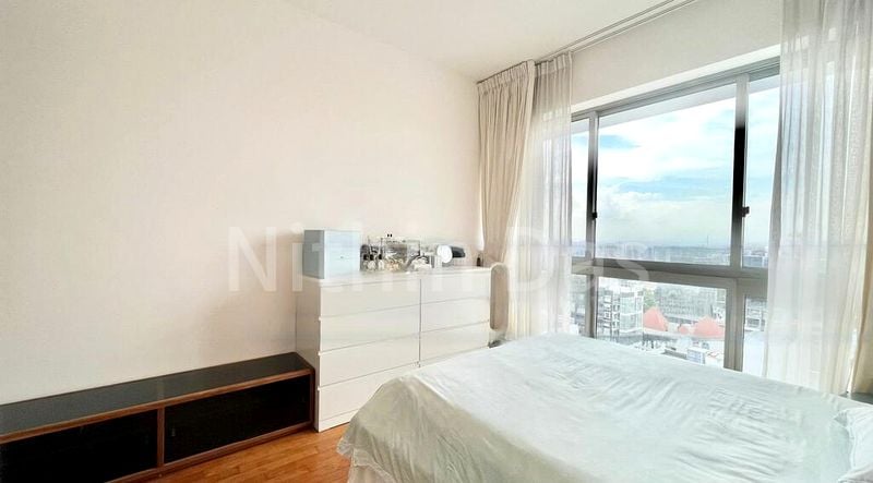 THE SEAFRONT ON MEYER 4