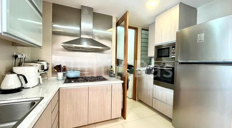 THE SEAFRONT ON MEYER 5