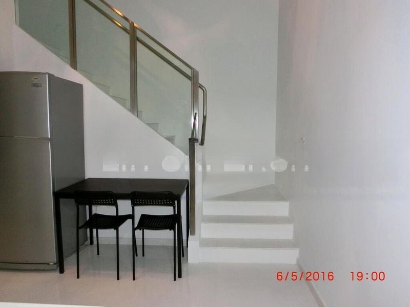# 1 LOFT 1