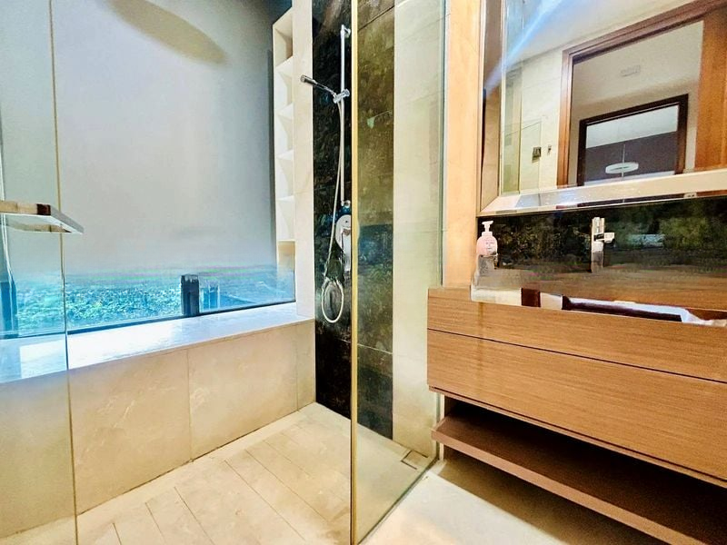 ONE BALMORAL 8