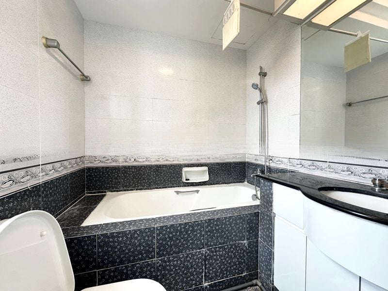 ROYAL PALM MANSIONS 9