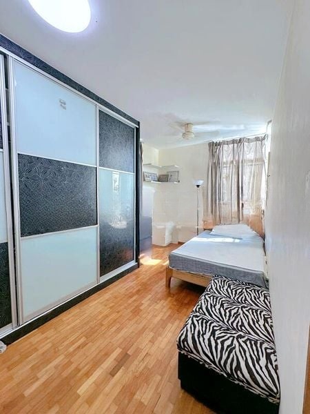 LILYDALE 8