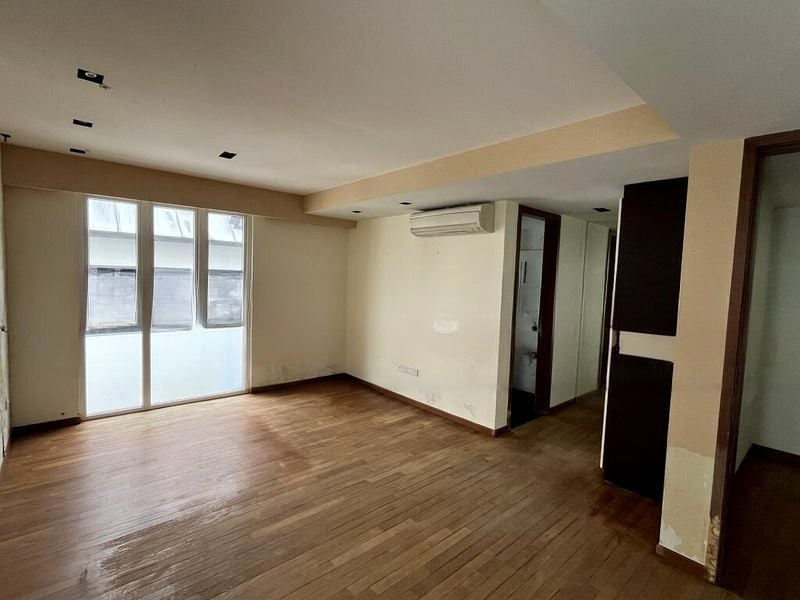 THE SHORELINE RESIDENCES II 7