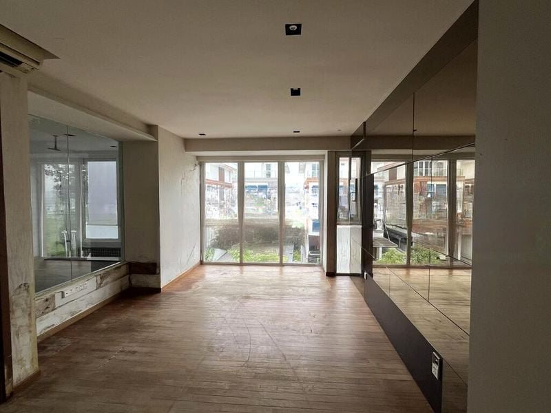 THE SHORELINE RESIDENCES II 11