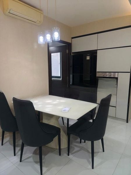 RIVERPARC RESIDENCE 14