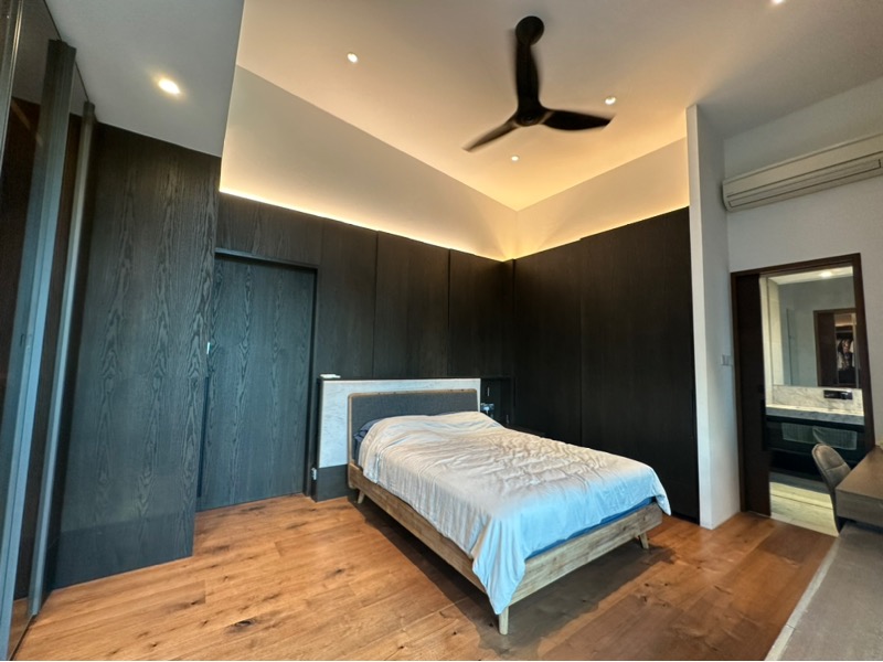 THE BOTANIC ON LLOYD 12