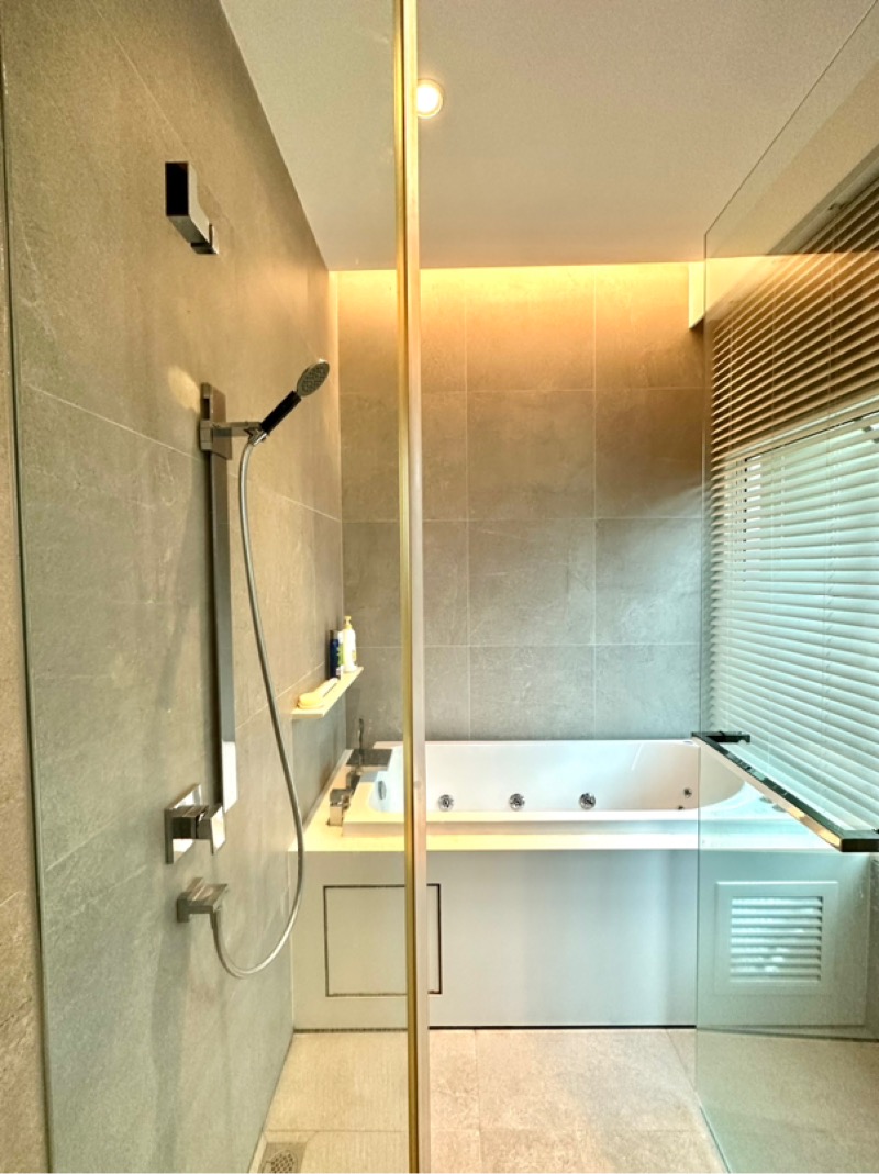 THE BOTANIC ON LLOYD 13