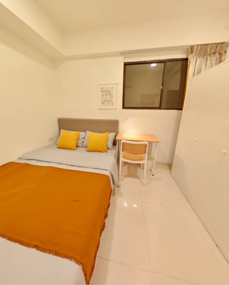 INTERNATIONAL PLAZA 10