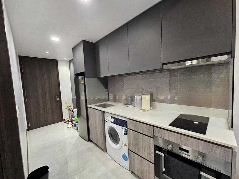 RIVERFRONT RESIDENCES 4