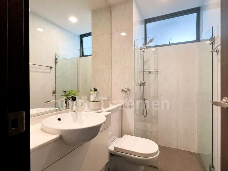 WATERMARK ROBERTSON QUAY 2