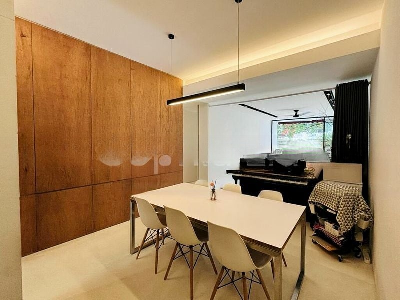 FAR HORIZON GARDENS 5