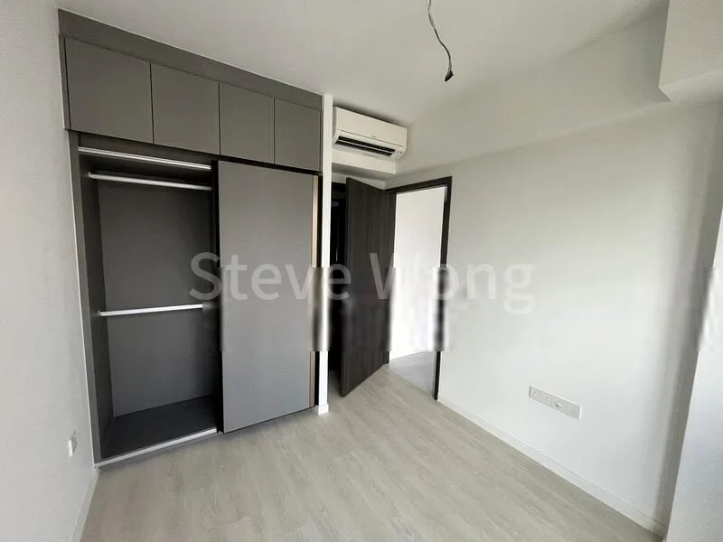 RIVERFRONT RESIDENCES 5