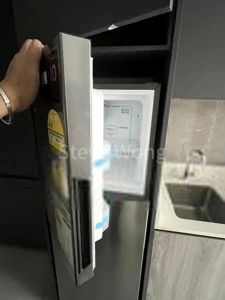 RIVERFRONT RESIDENCES 7