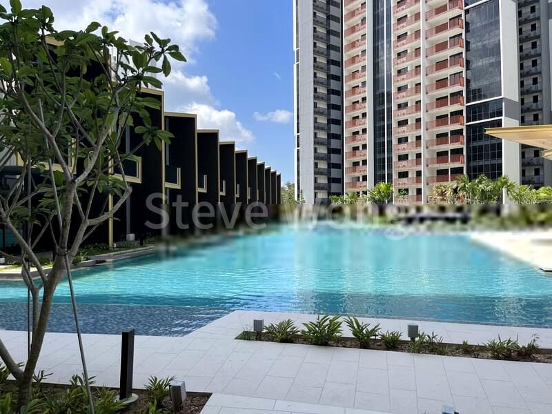 RIVERFRONT RESIDENCES 11