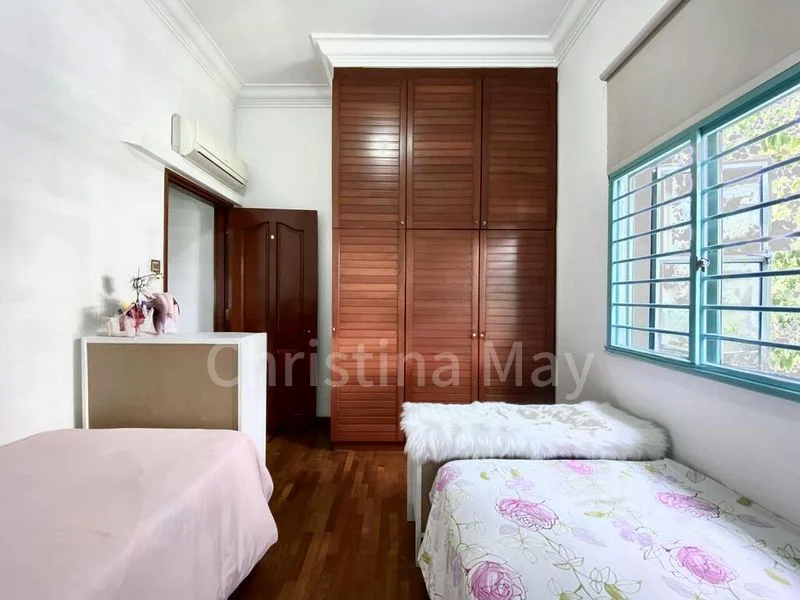 1 KING ALBERT PARK 13