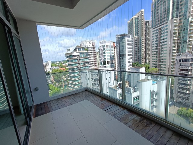 THE LINCOLN RESIDENCES 7