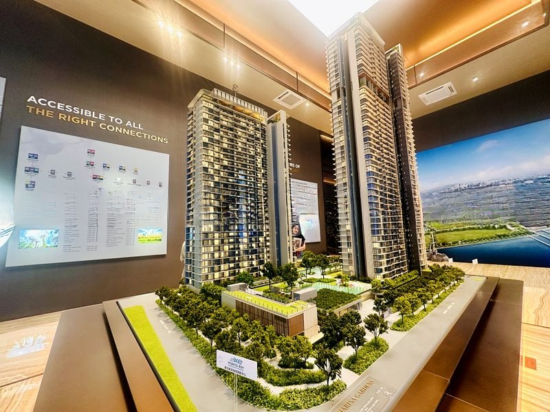 ONE MARINA GARDENS 9