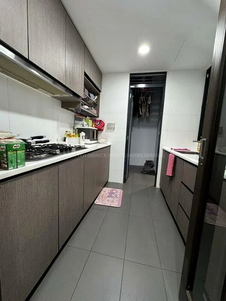 RIVERPARC RESIDENCE 4