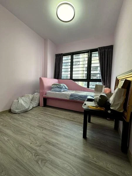 RIVERPARC RESIDENCE 7