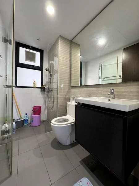 RIVERPARC RESIDENCE 8