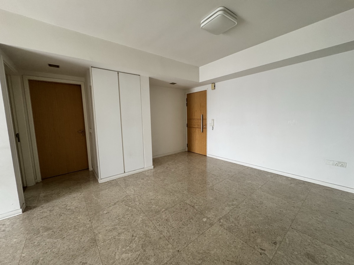 THE LAKEFRONT RESIDENCES 5