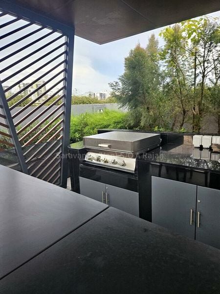 PHOENIX RESIDENCES 7