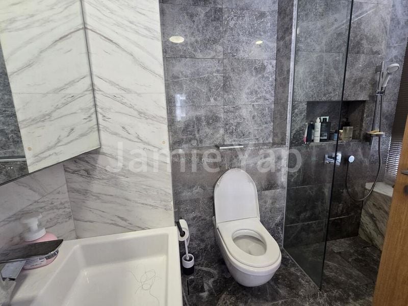 THE PEAK @ CAIRNHILL I 9