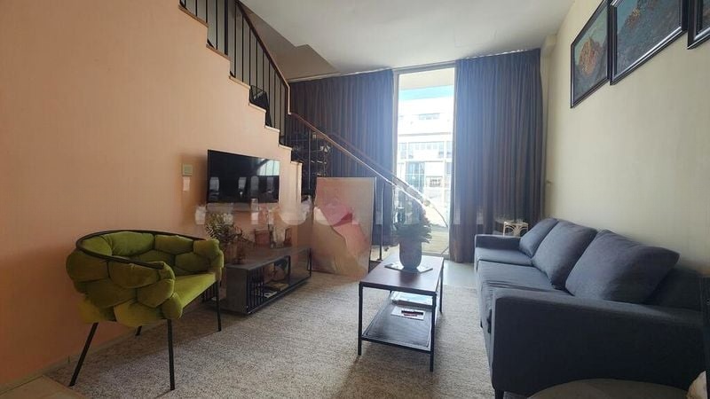 URBAN LOFTS 13
