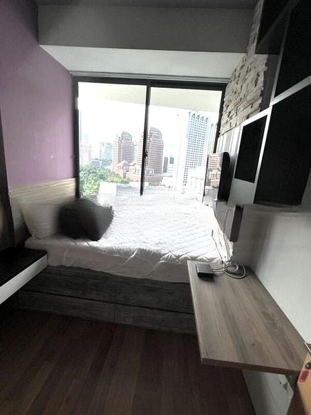 ILLUMINAIRE ON DEVONSHIRE 12