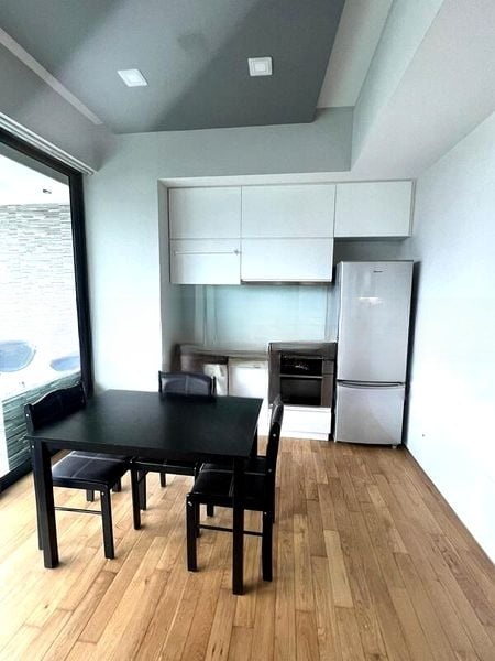 ILLUMINAIRE ON DEVONSHIRE 13