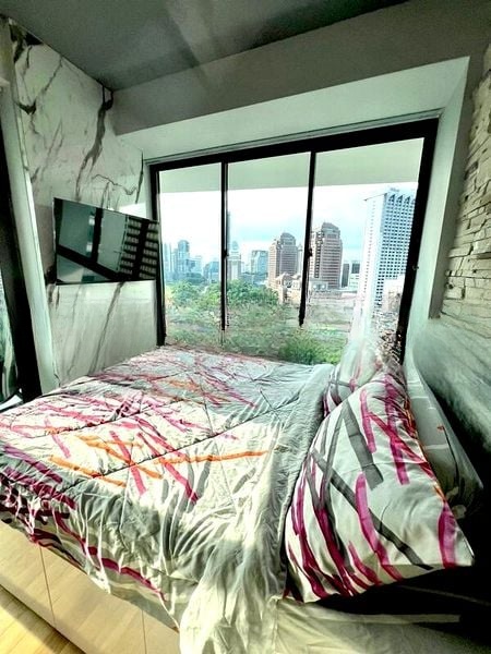 ILLUMINAIRE ON DEVONSHIRE 9