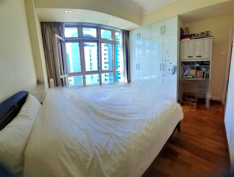 EMERALD EAST 7