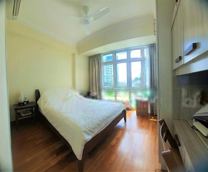 EMERALD EAST 8