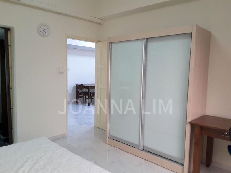 INTERNATIONAL PLAZA 7