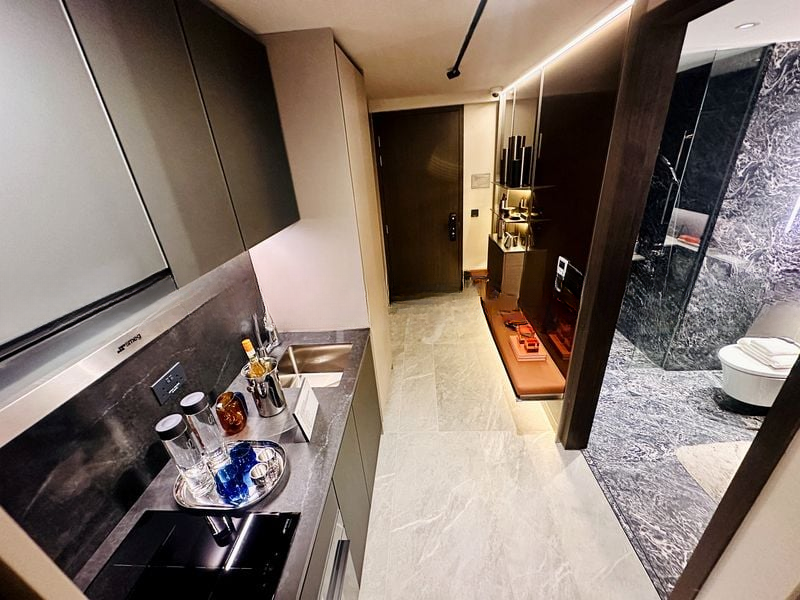 THE COLLECTIVE AT ONE SOPHIA 9