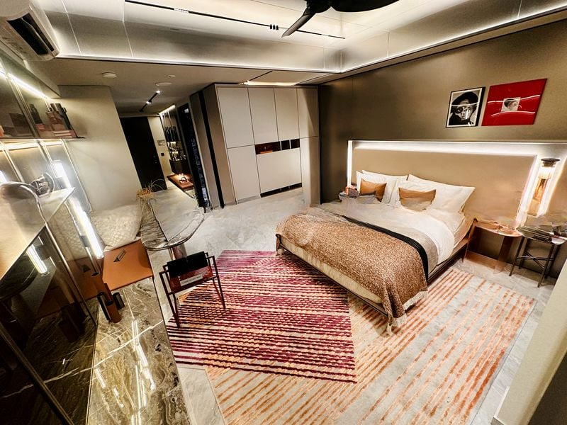 THE COLLECTIVE AT ONE SOPHIA 13